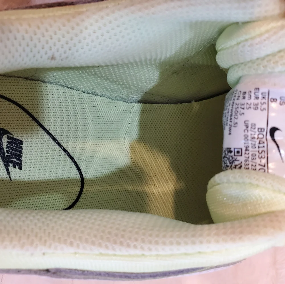 Nike lime white