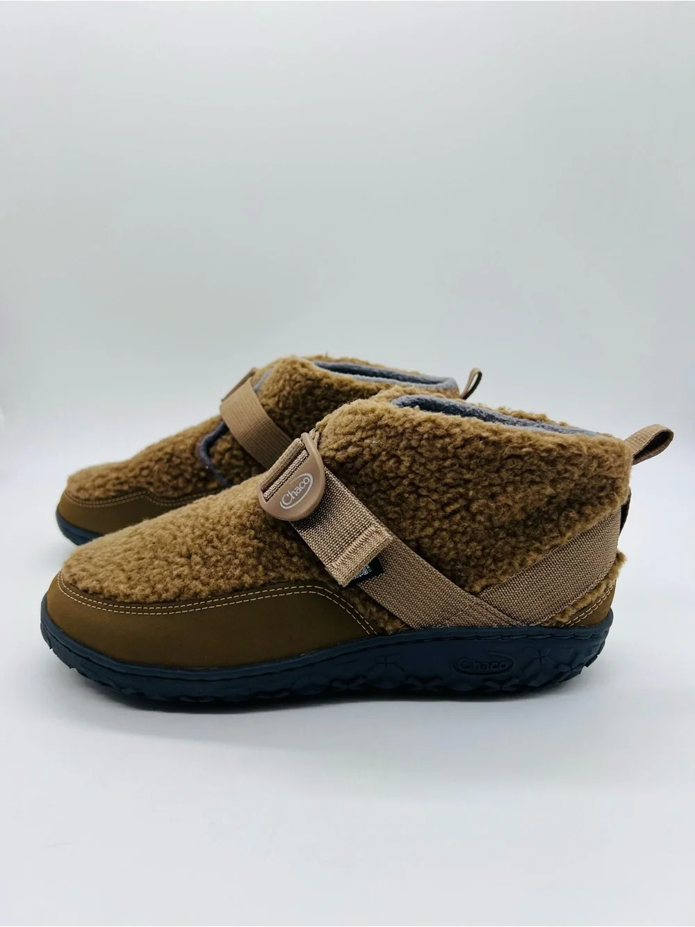 Chaco Kids Shearling-Look Tan Ramble Fluff Slippers Big Kid Size 6