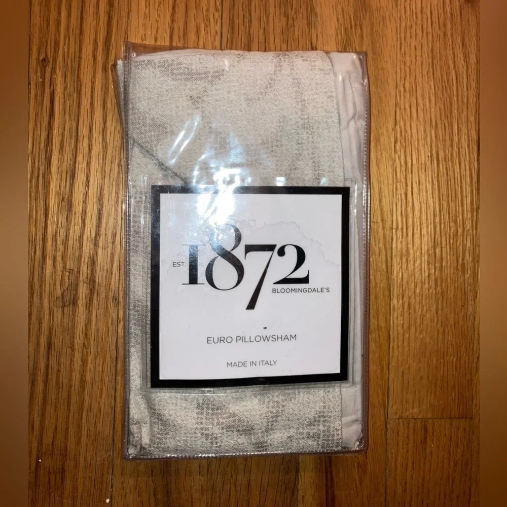 Bloomingdale's 1872 Clermont Euro Pillow Sham Cotton Jacquard Ivory- 26” NIP