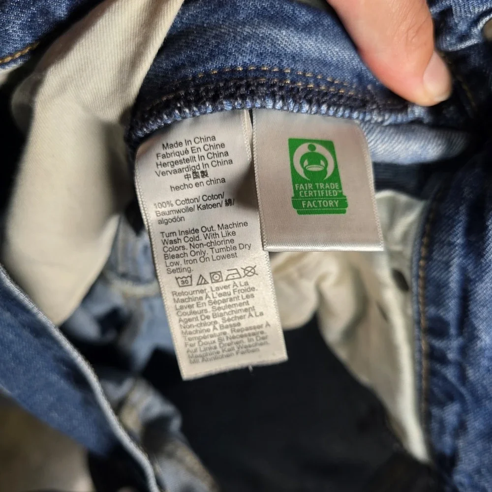 J. Crew Jeans Men's 31x31 Actual  Relaxed Fit Classic Blue Distressed Faded