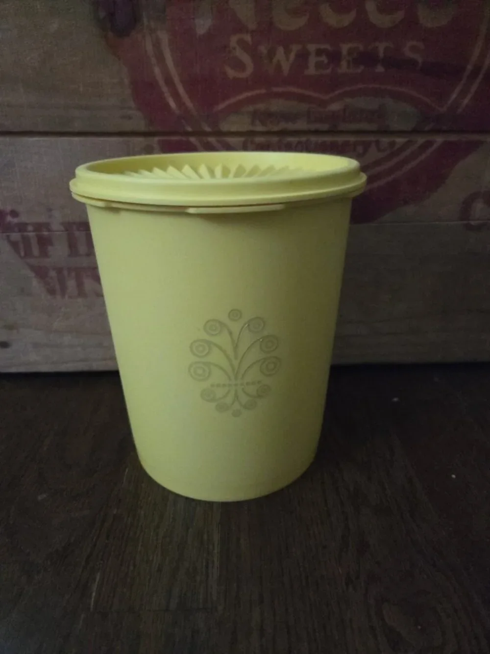 Vintage Yellow Tupperware Servalier 7