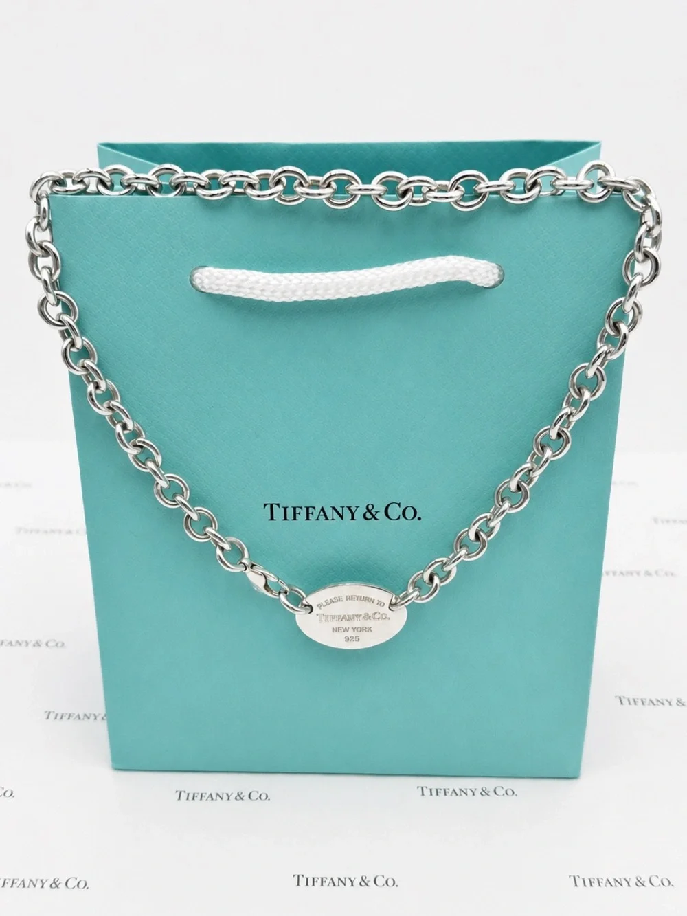 Tiffany & Co Return to Tiffany Oval Tag Choker Necklace Sterling Silver Gift Box