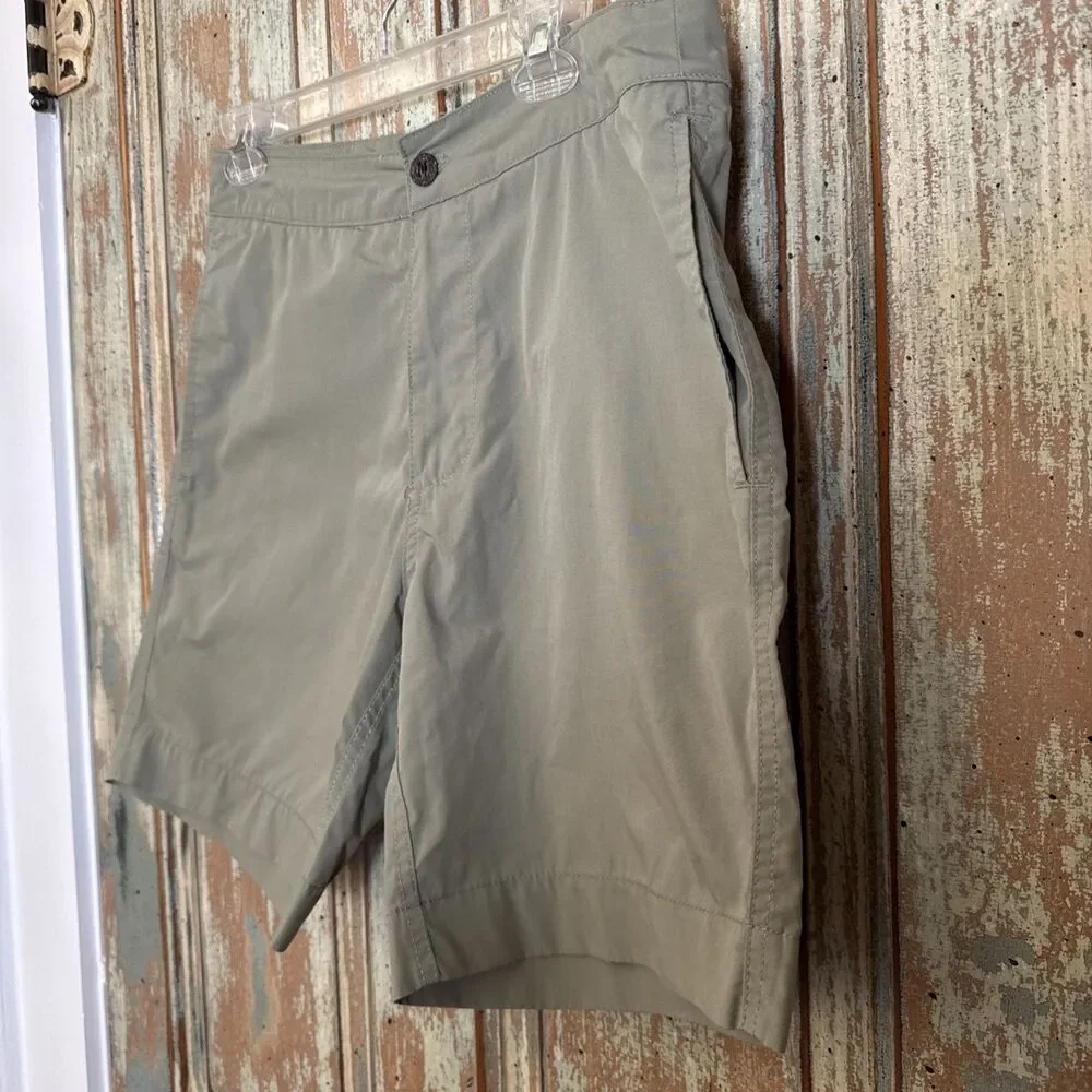Faherty excellent khaki