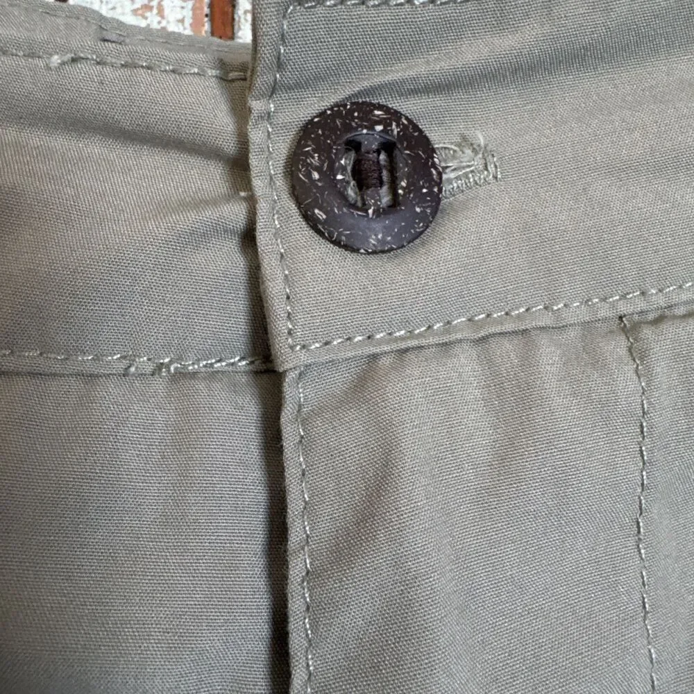 Faherty excellent khaki