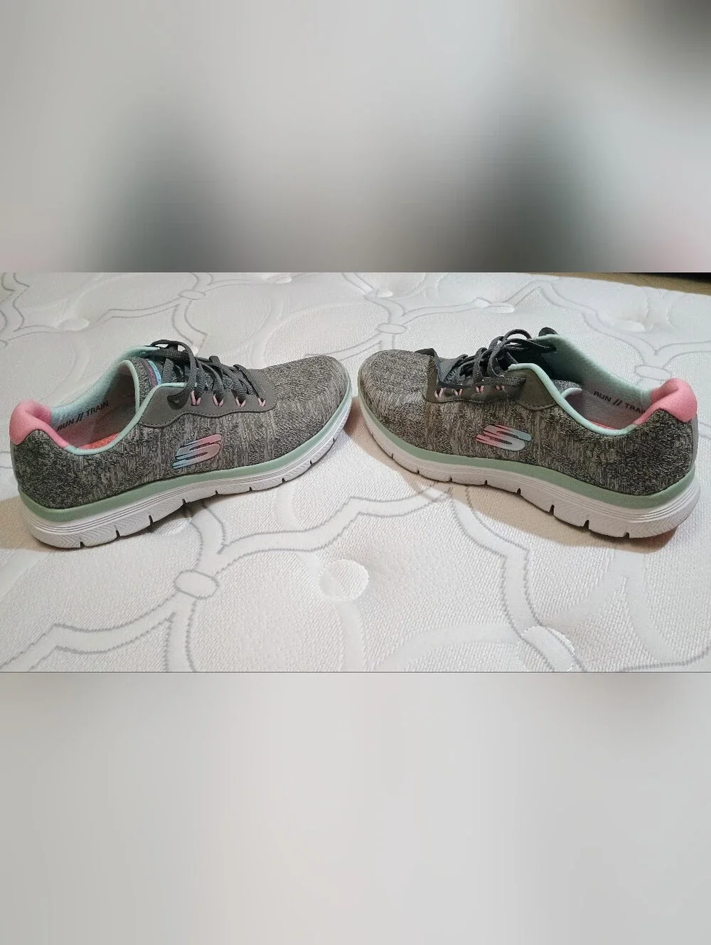 Skechers Athletic Lace-Up Trainers Gray & Pink | Women's Sneakers  7.5 | Worn 2x