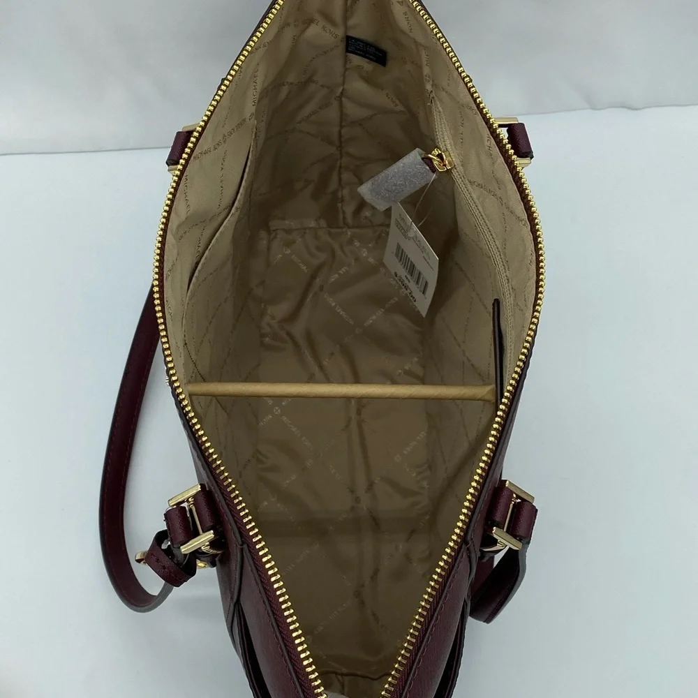 MICHAEL KORS CHARLOTTE LARGE TOP ZIP TOTE Dark sherry color