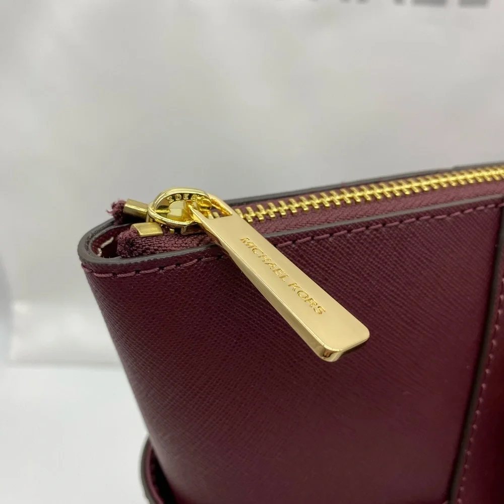 MICHAEL KORS CHARLOTTE LARGE TOP ZIP TOTE Dark sherry color