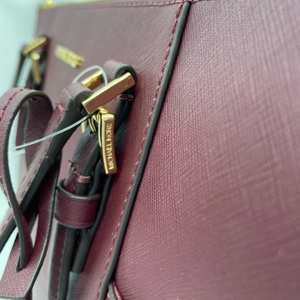 MICHAEL KORS CHARLOTTE LARGE TOP ZIP TOTE Dark sherry color