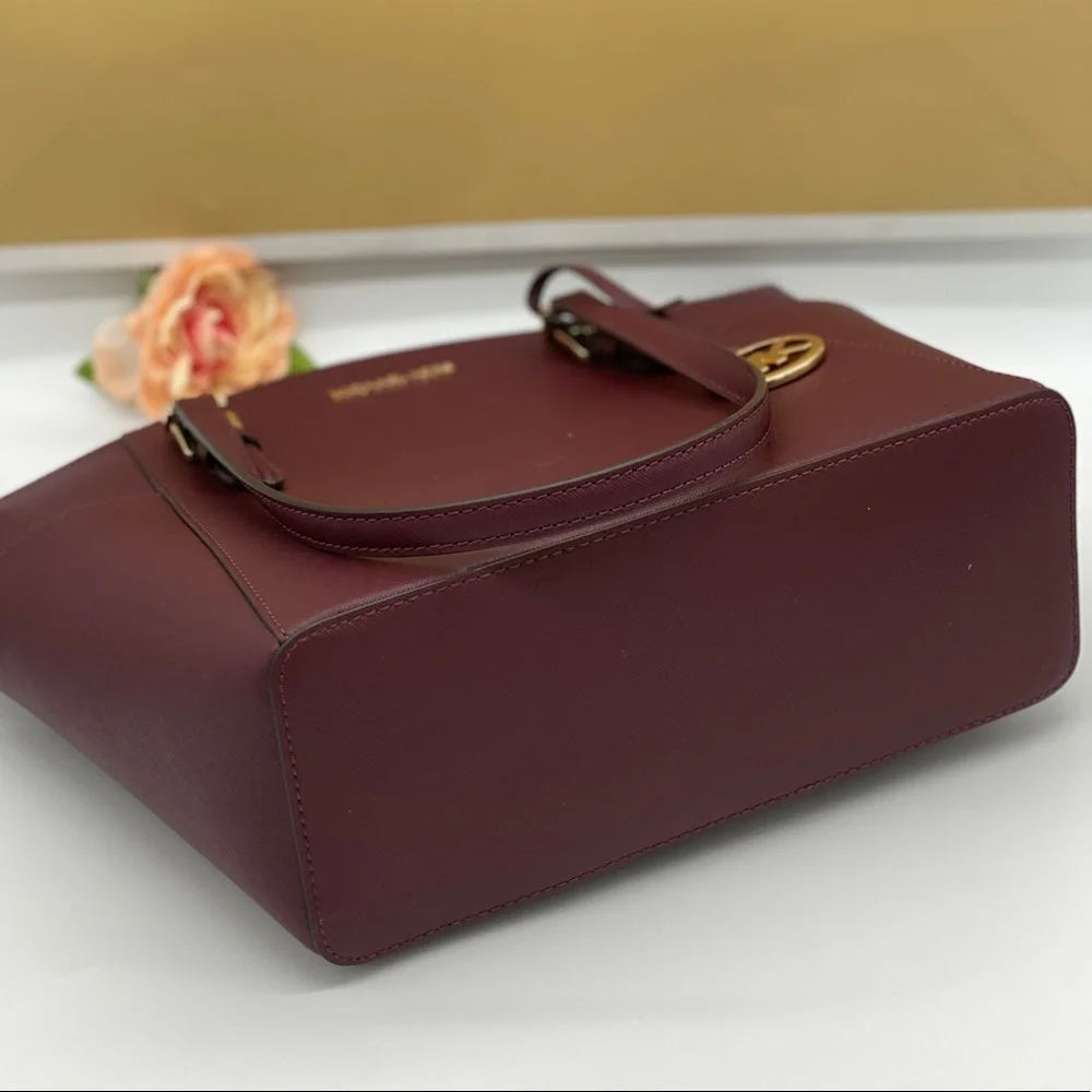MICHAEL KORS CHARLOTTE LARGE TOP ZIP TOTE Dark sherry color