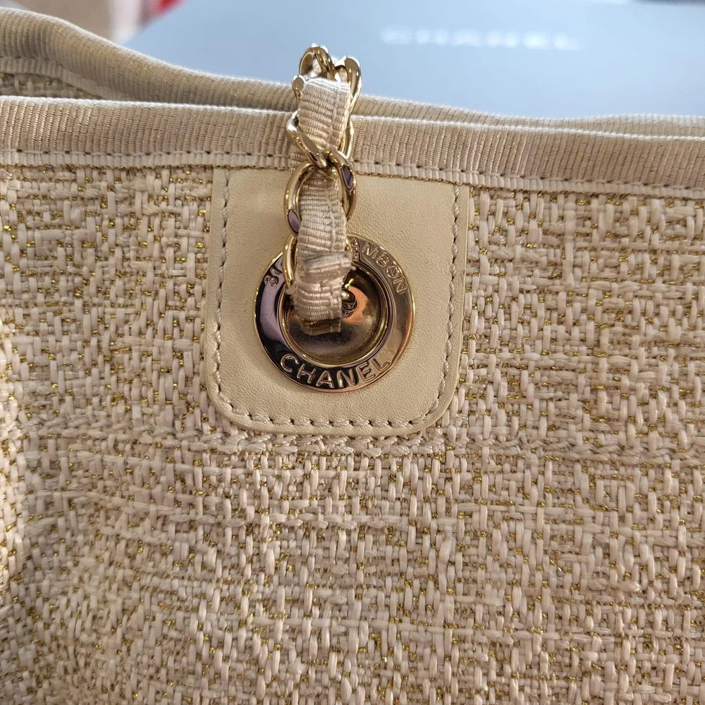 CHANEL help 13 glitter