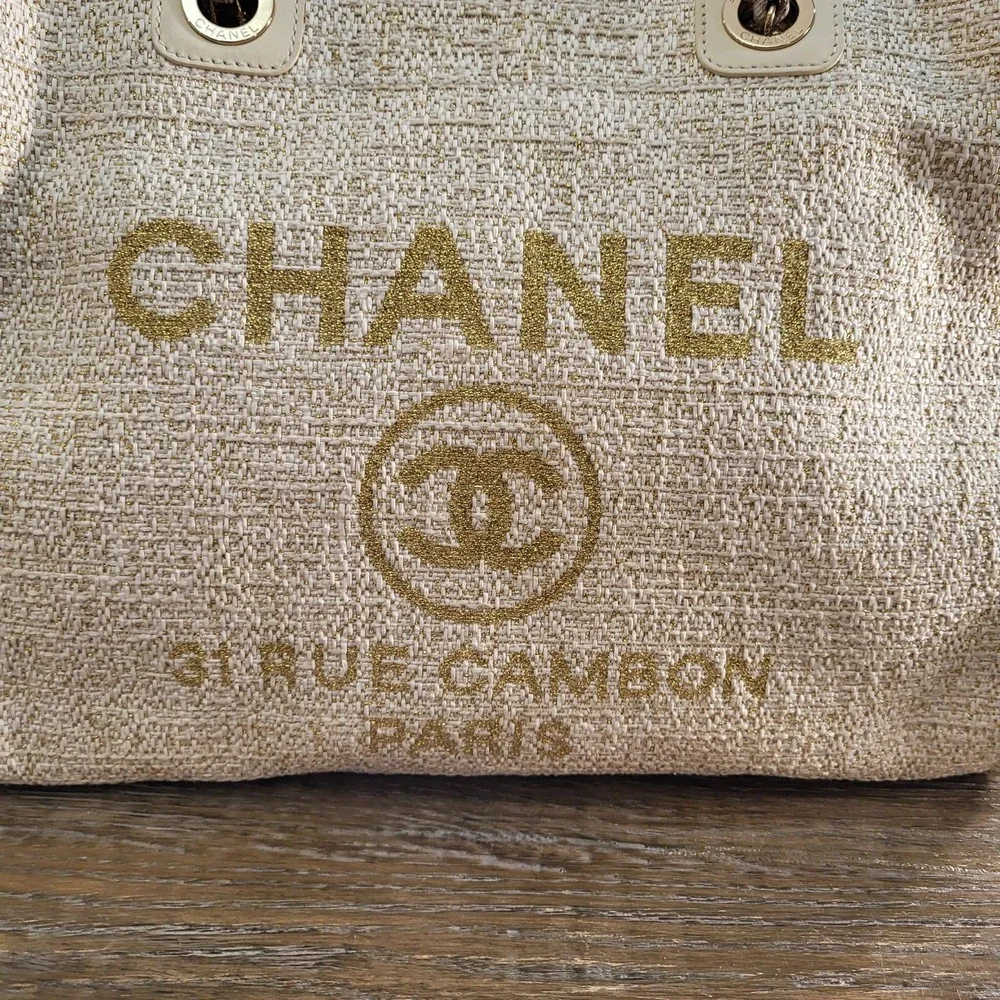 CHANEL top tone color