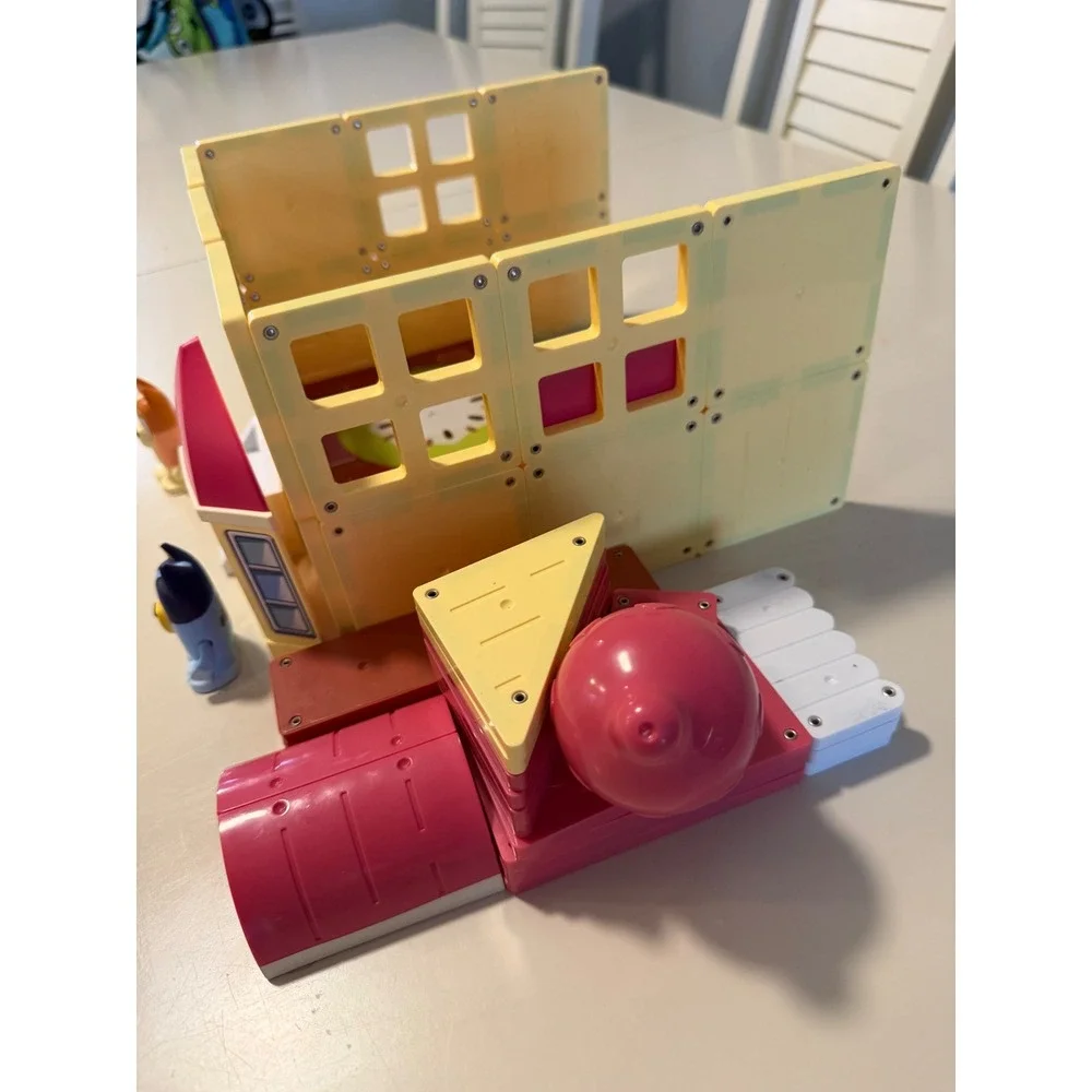 Bluey magnetic playset