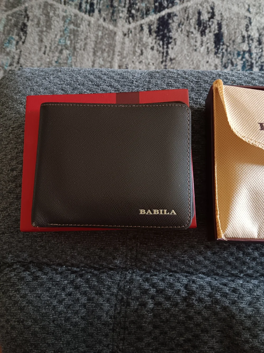 Babila bright red