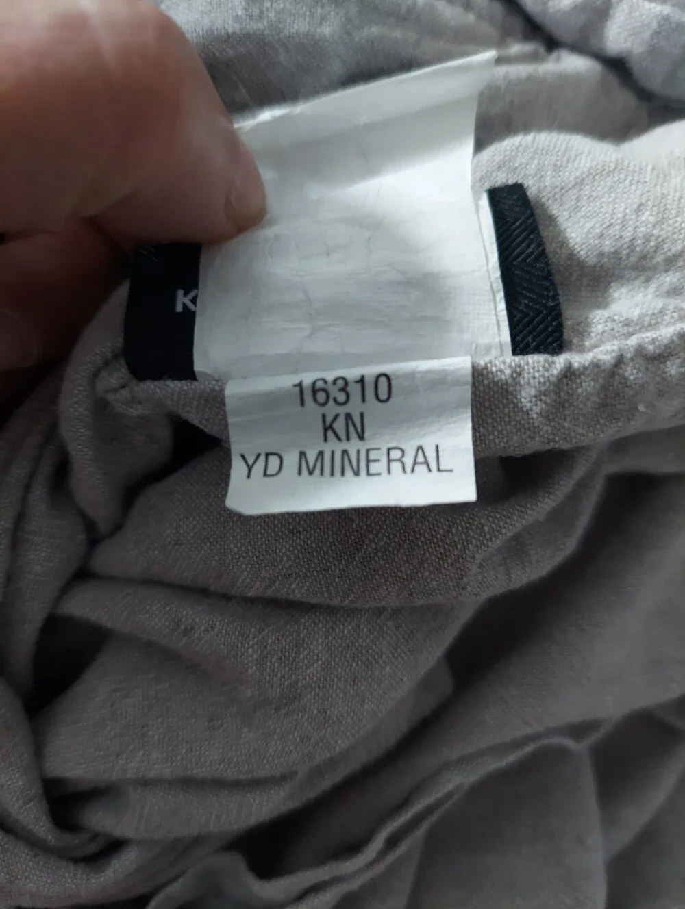 Kenneth Cole 52% linen