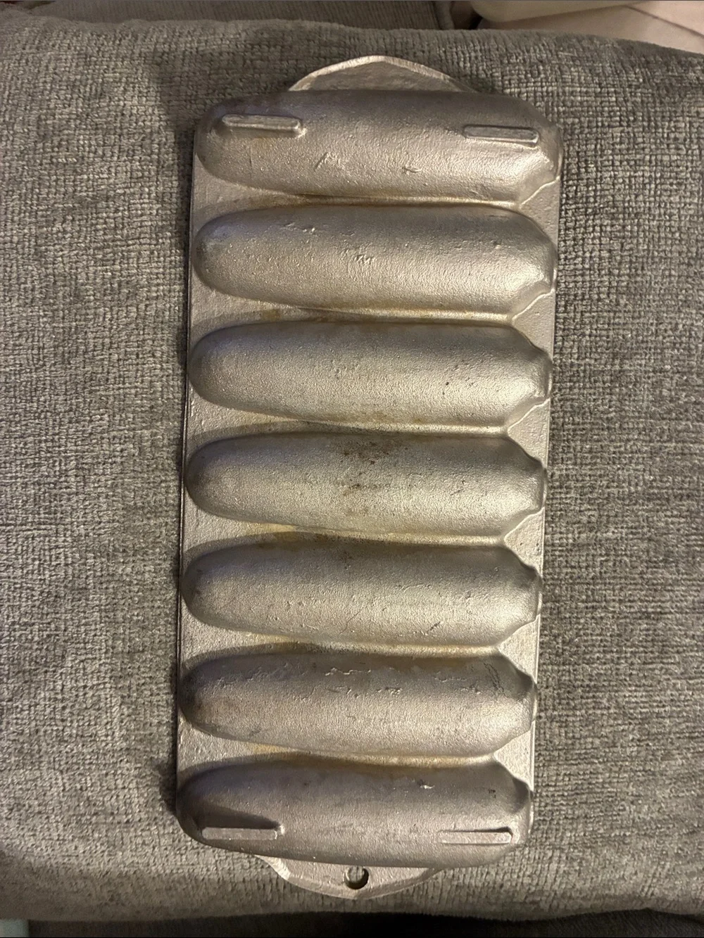 Vintage Cast Aluminum Corn Stick Muffin Pan - 8 Cavities - Silver