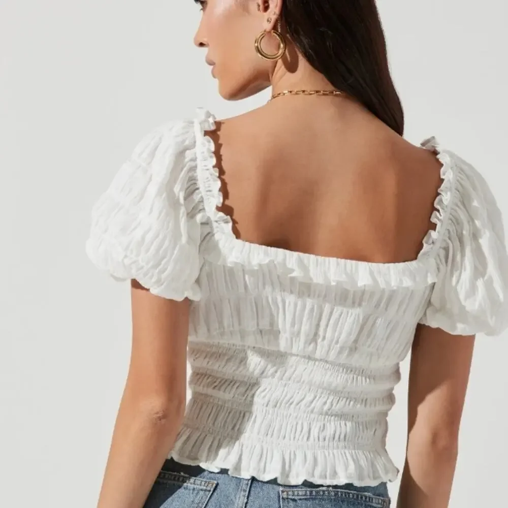 ASTR the Label Anza White Smocked Ruffle Puff Sleeve Top Sweetheart NWOT Large