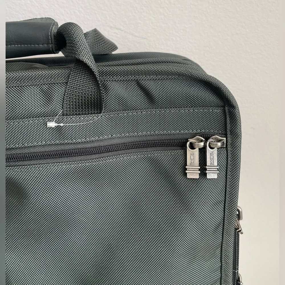 Tumi Deluxe Travel Bag Army Green NWOT