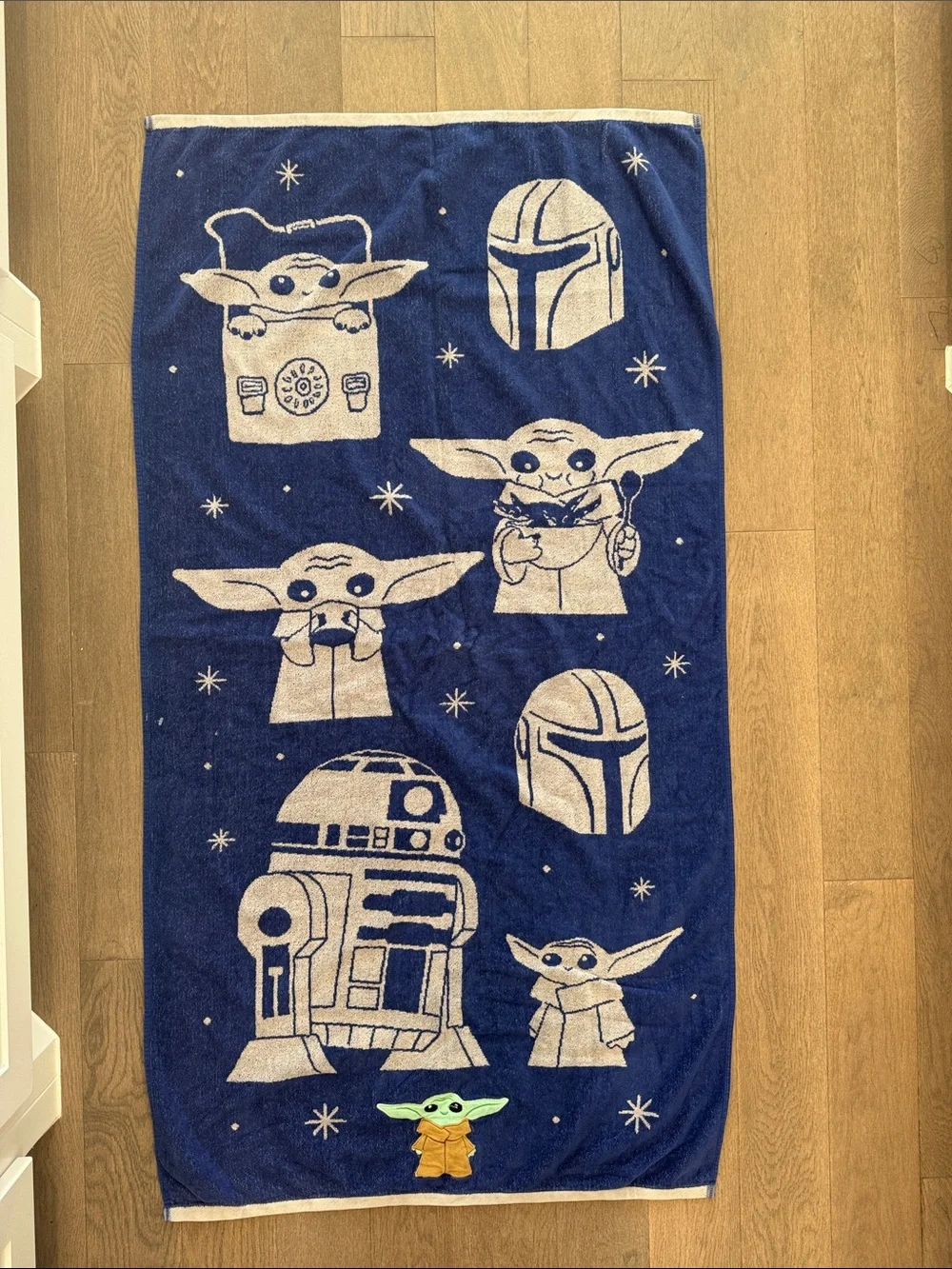 Star Wars Baby Yoda Mandalorian beach towel