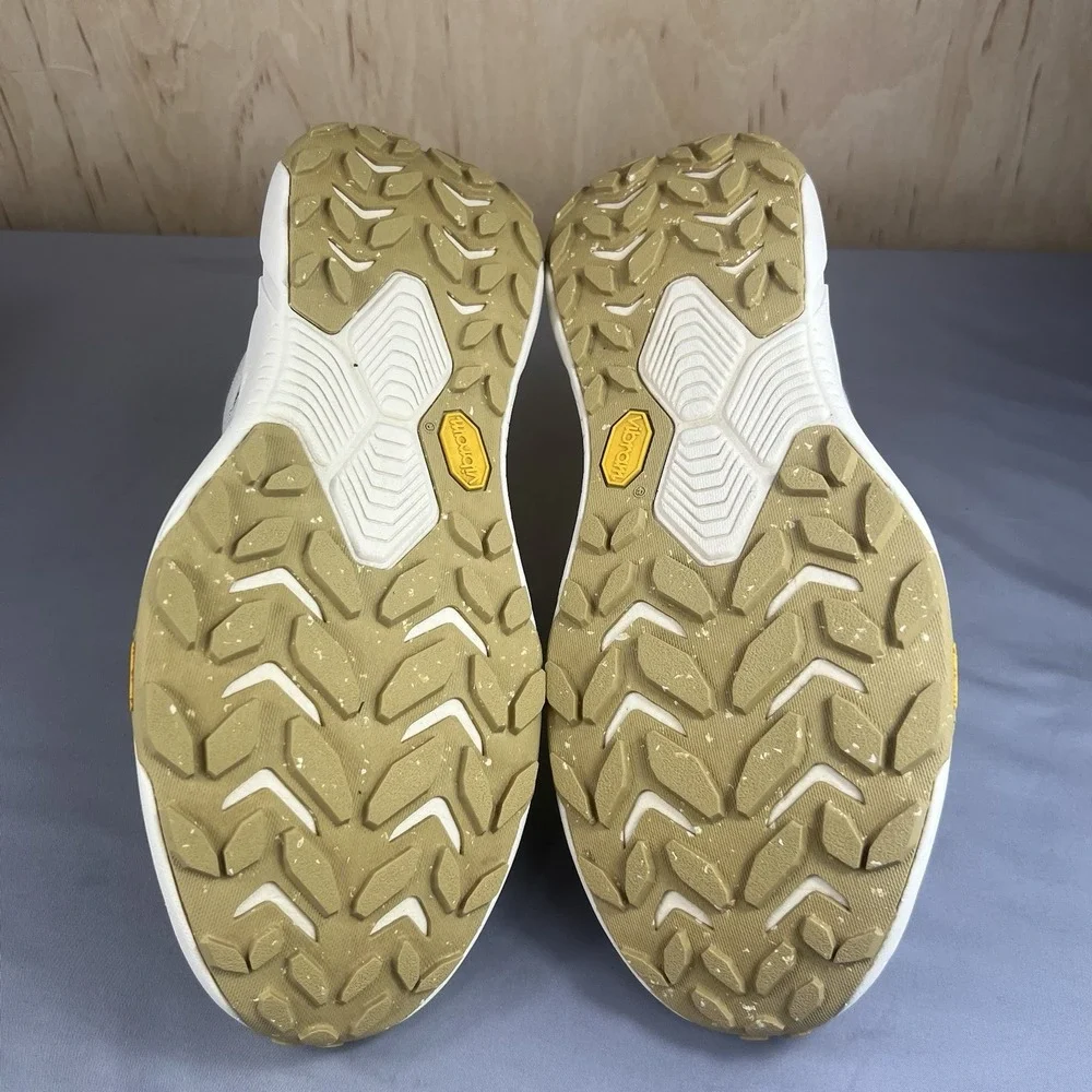 Hoka One One hoka one
