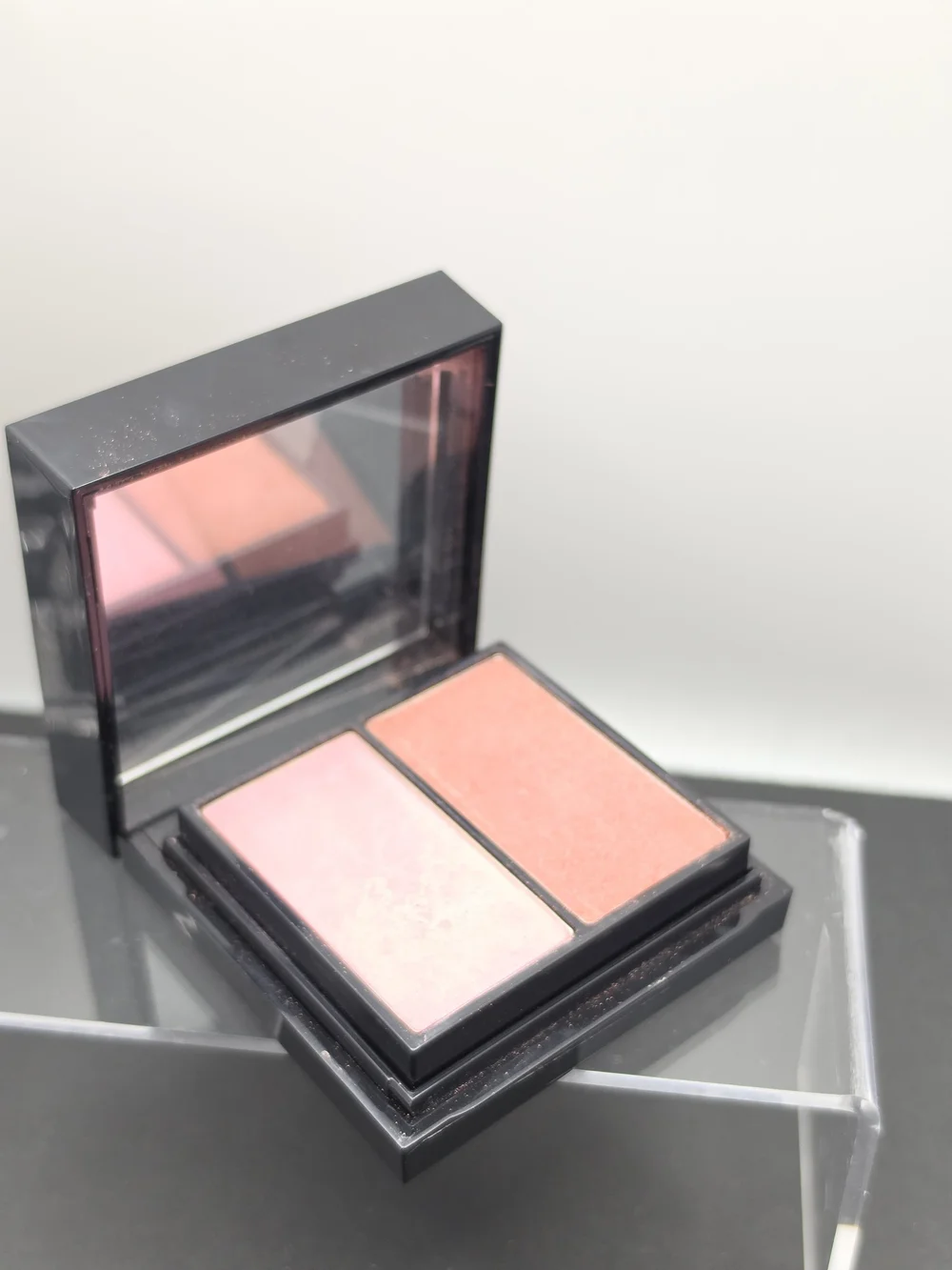 MAC Cosmetics sophisticated tale