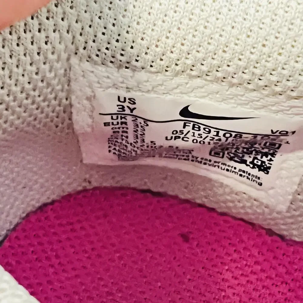 Nike shoes youth