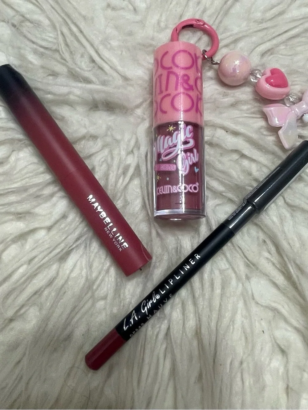 Maybelline included items liner