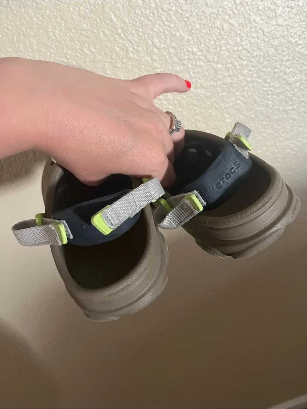 CROCS comfortable olive