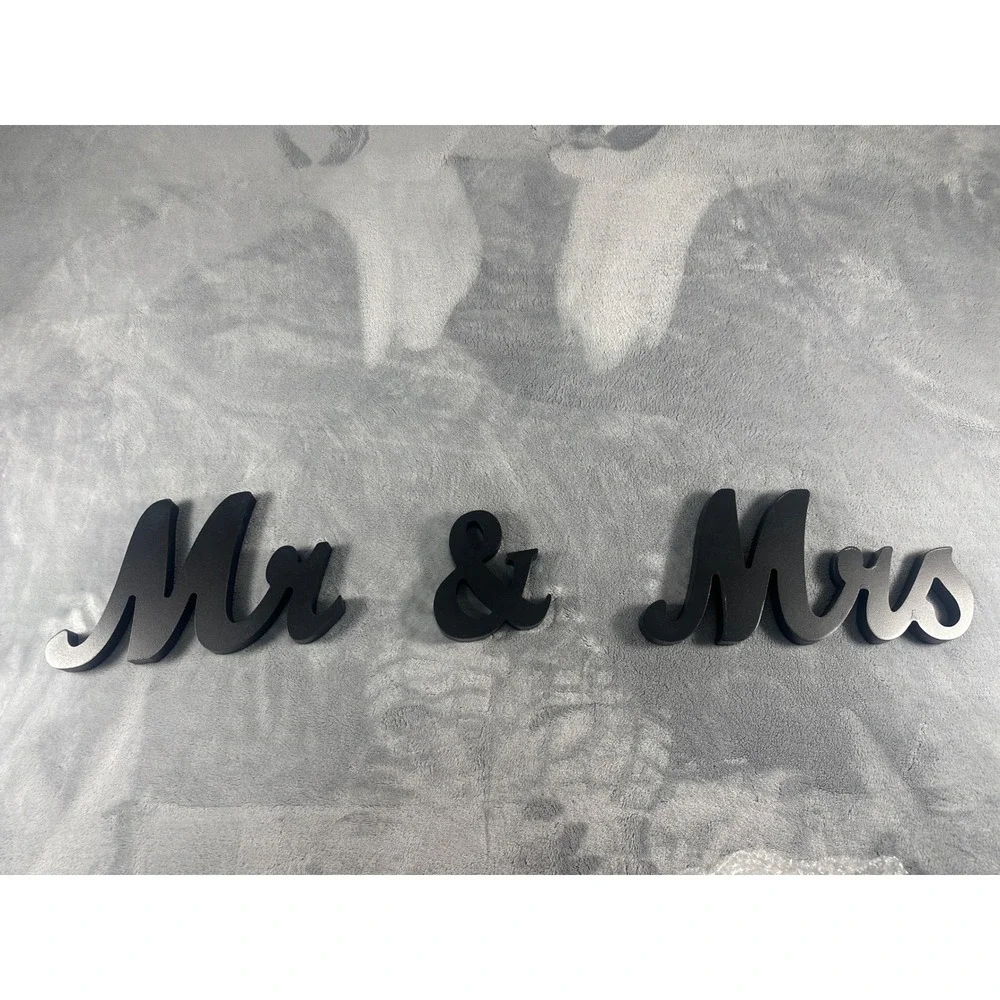 Black Wooden Mr & Mrs Wedding Signs Freestanding Sweetheart Table Decor 3 Piece
