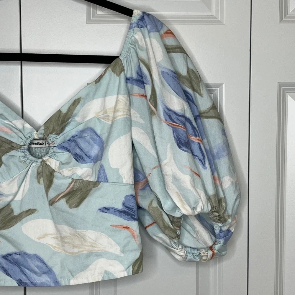 Abercrombie & Fitch feminine floral