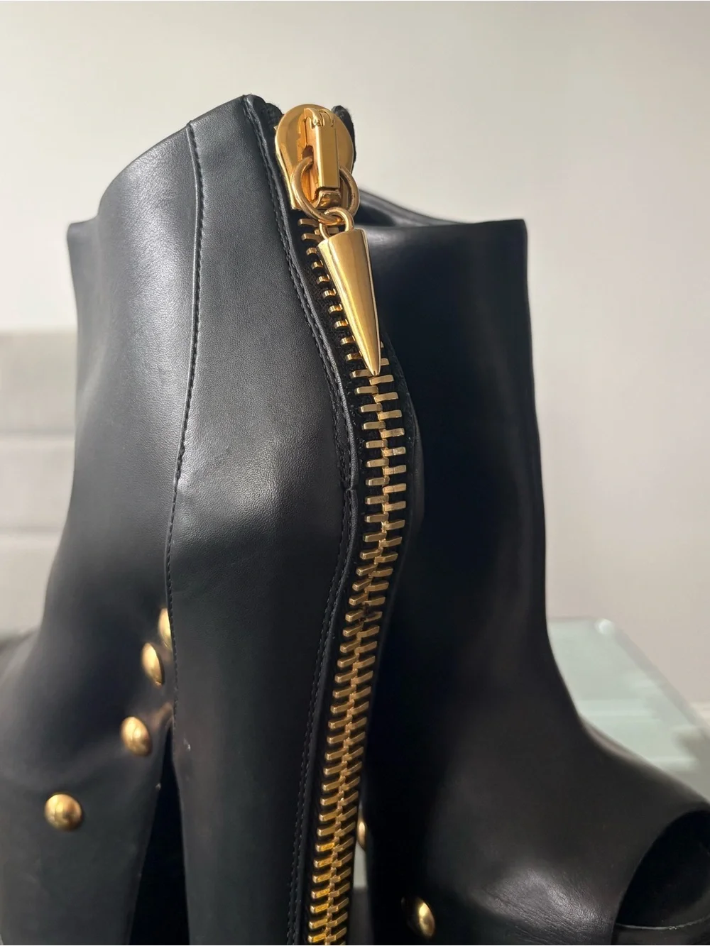 Giuseppe Zanotti great preloved