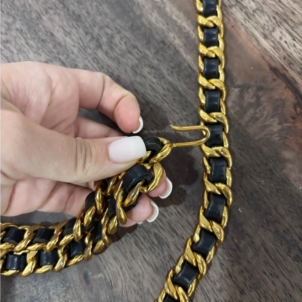 CHANEL circa giftbag