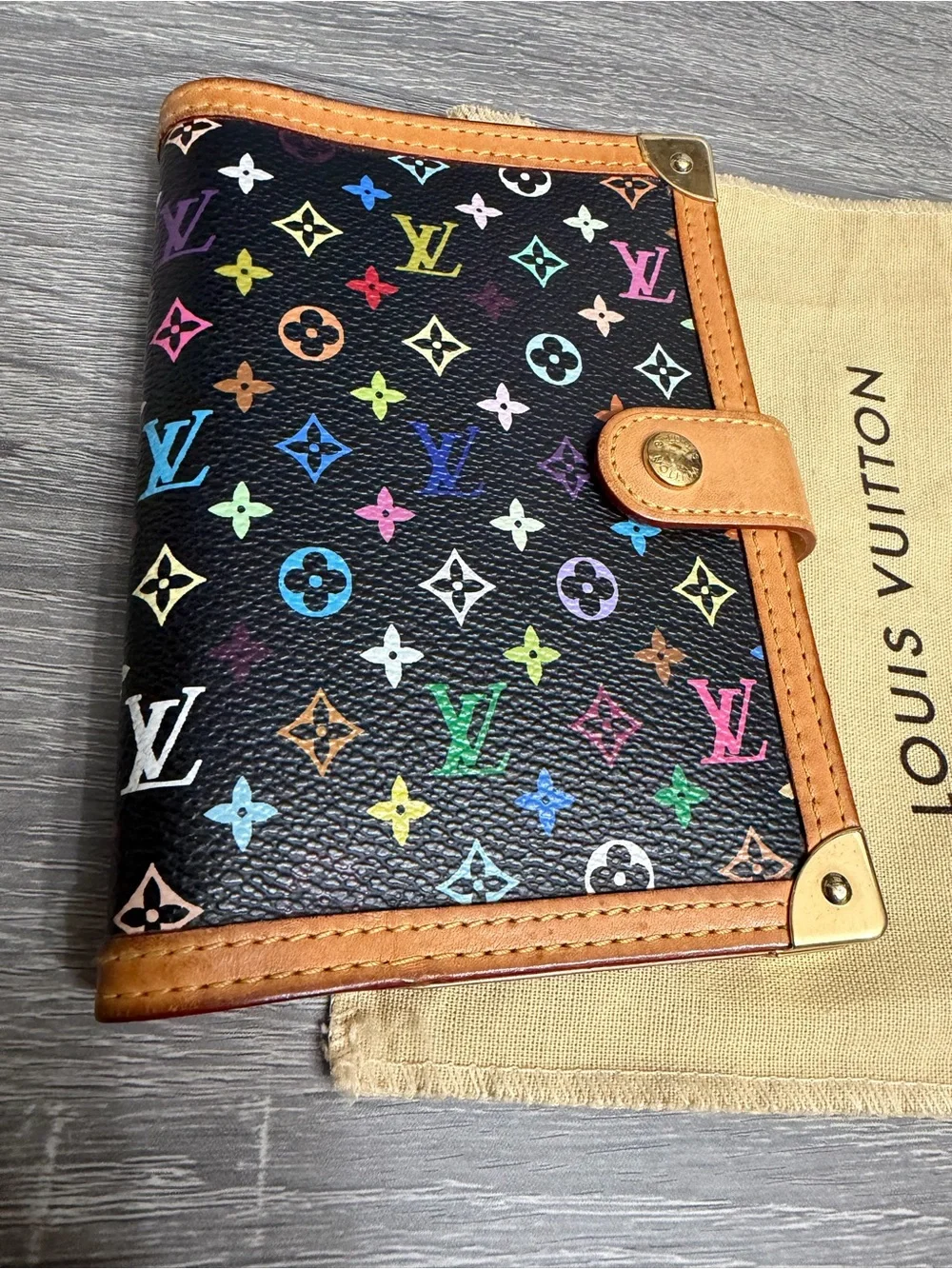 Louis Vuitton excellent pre