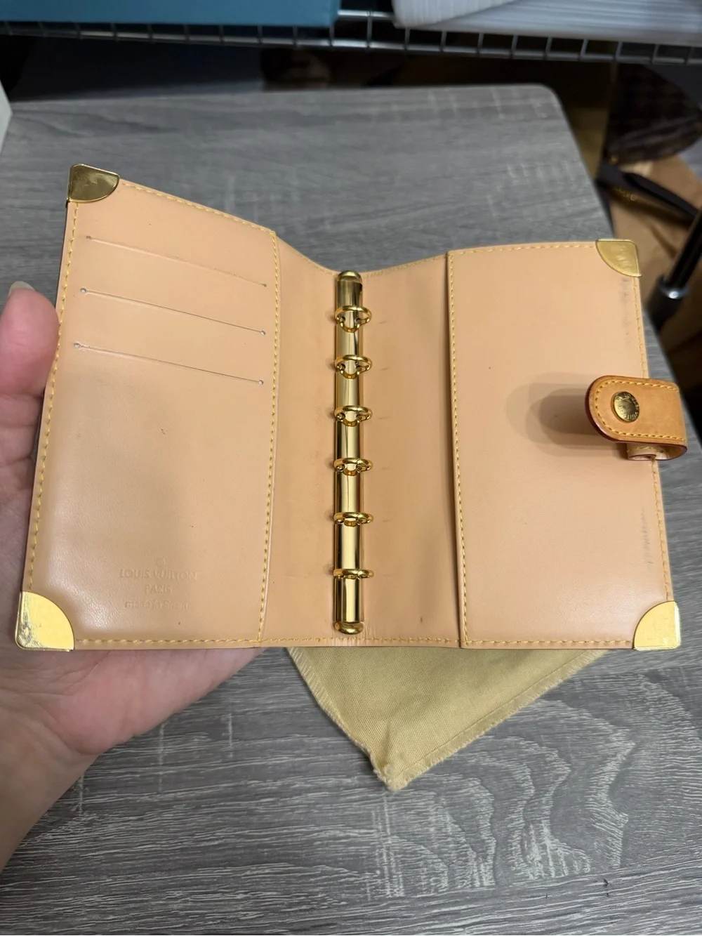 Louis Vuitton excellent pre