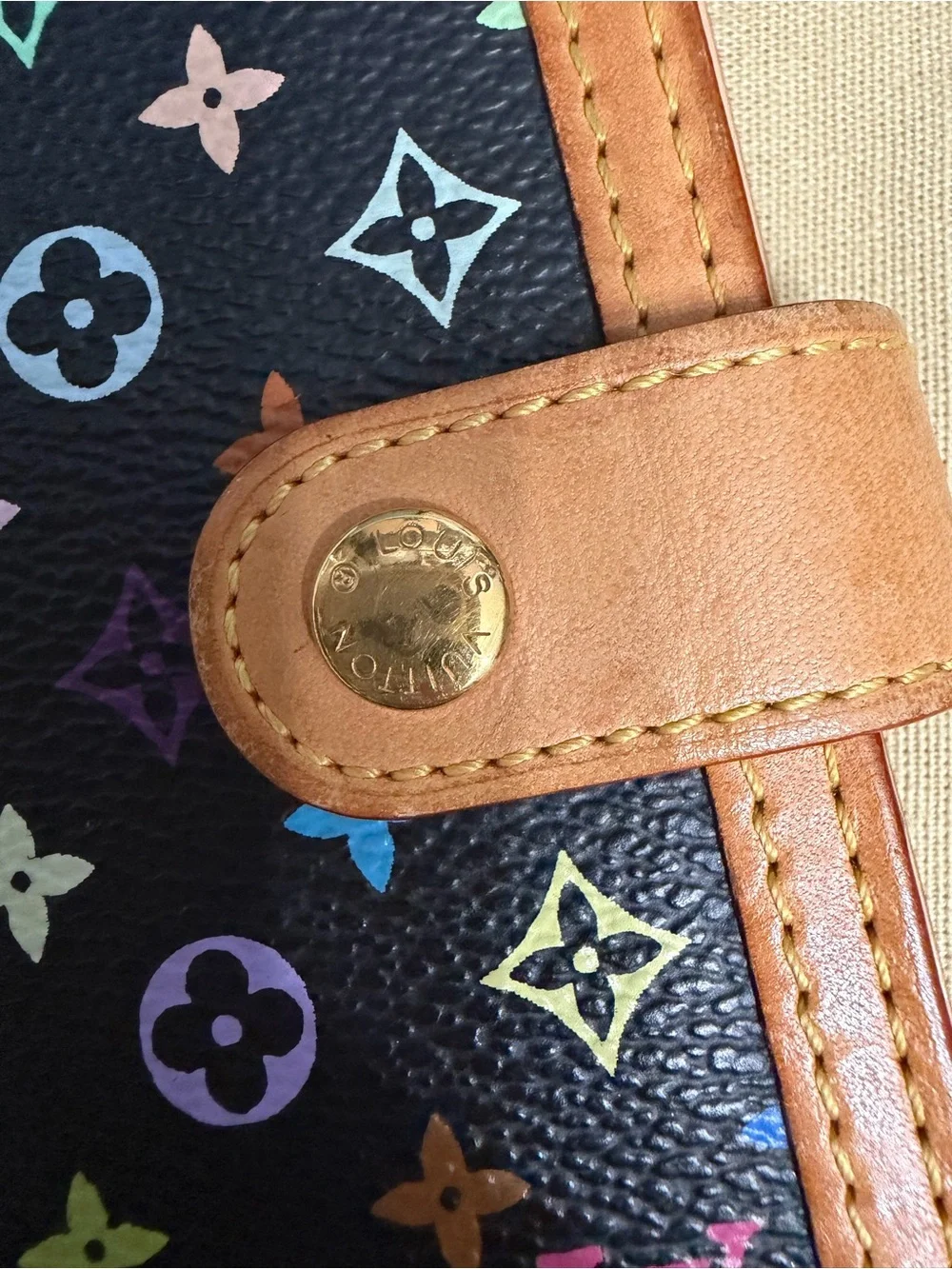 Louis Vuitton excellent pre