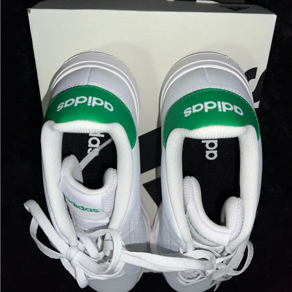 Men’s Adidas Advantage Size US‎ 7 NIB