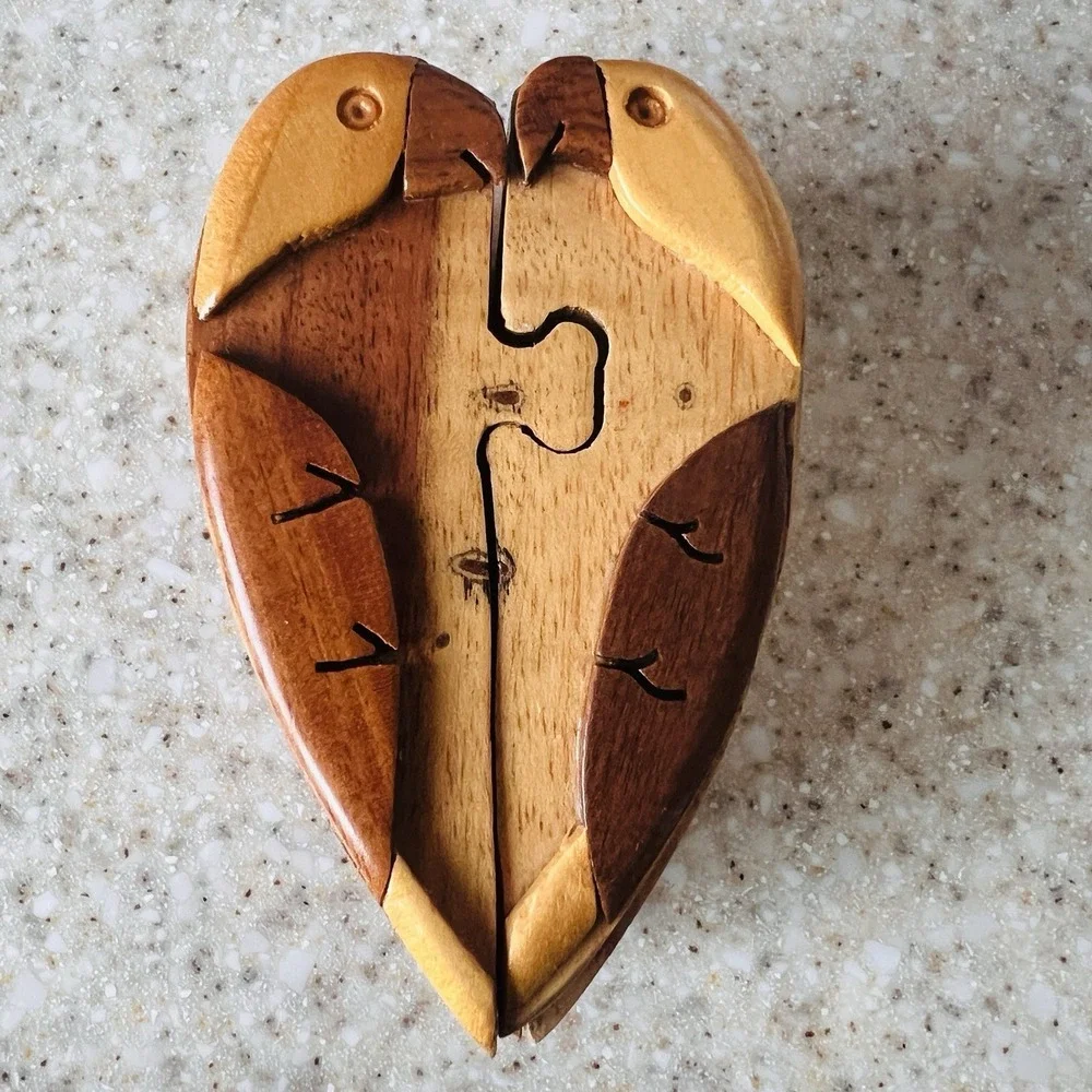 Vintage Wooden Puzzle Trinket Box Love Birds Parrot  Hand Carved Artisan Folkart