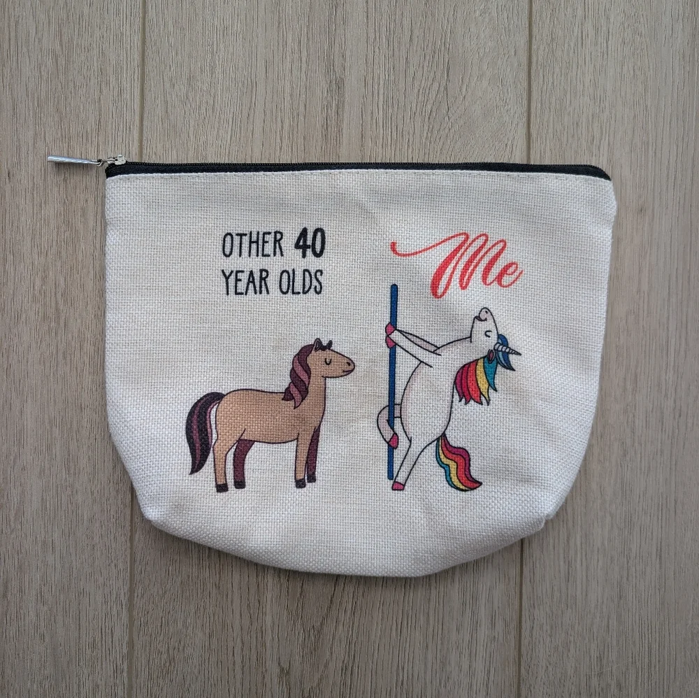 N/A cute pouch