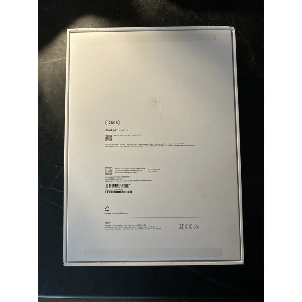Apple empty box