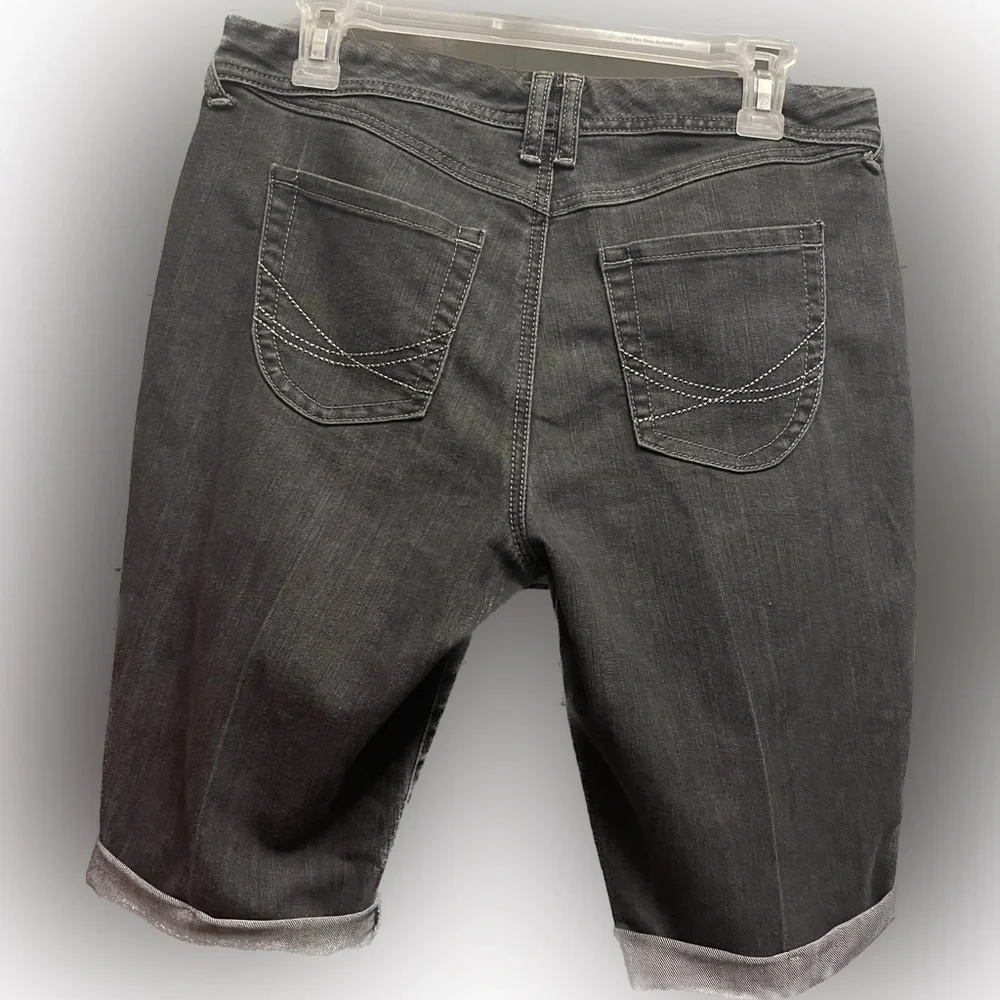 Tommy Hilfiger 12” inseam