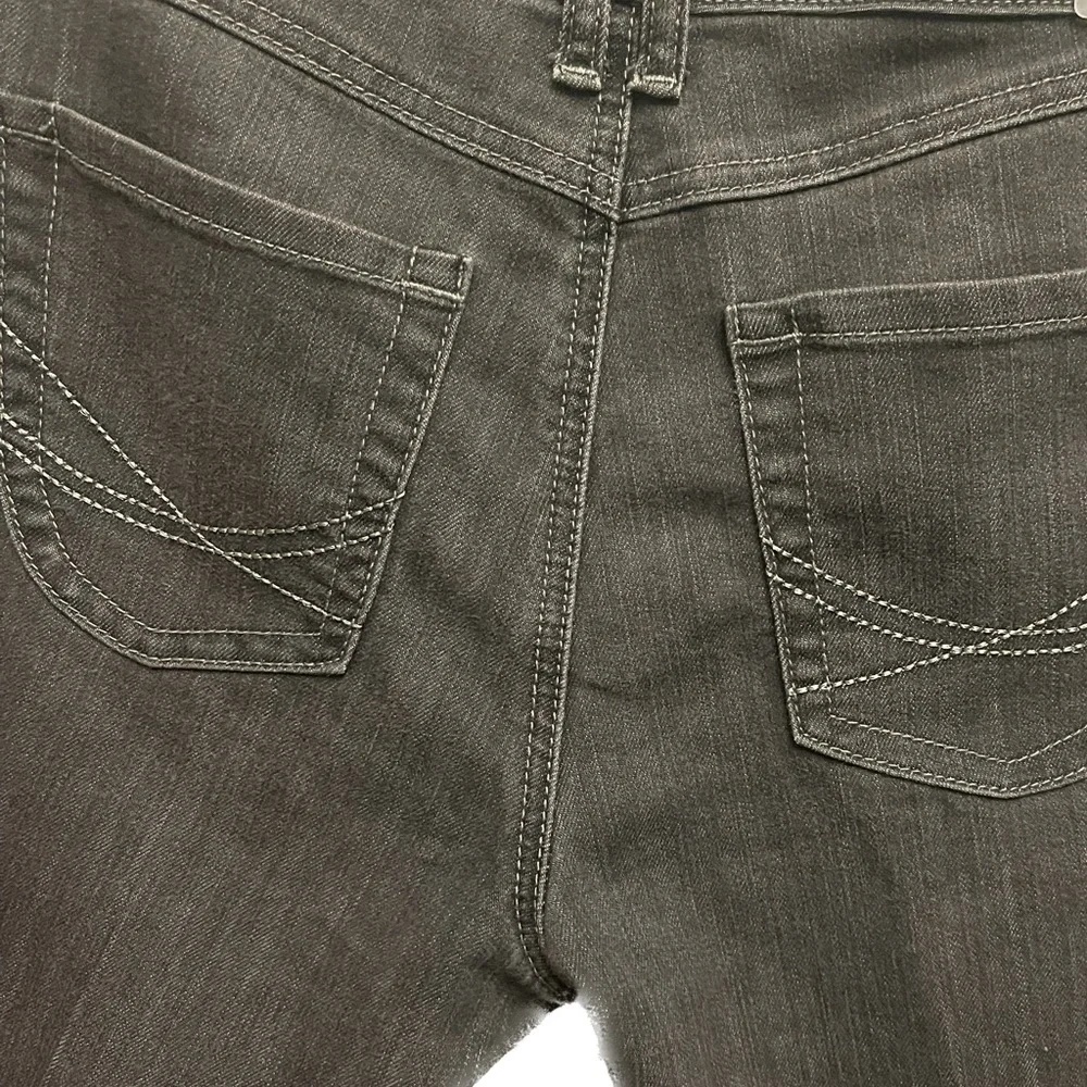 Tommy Hilfiger 12” inseam