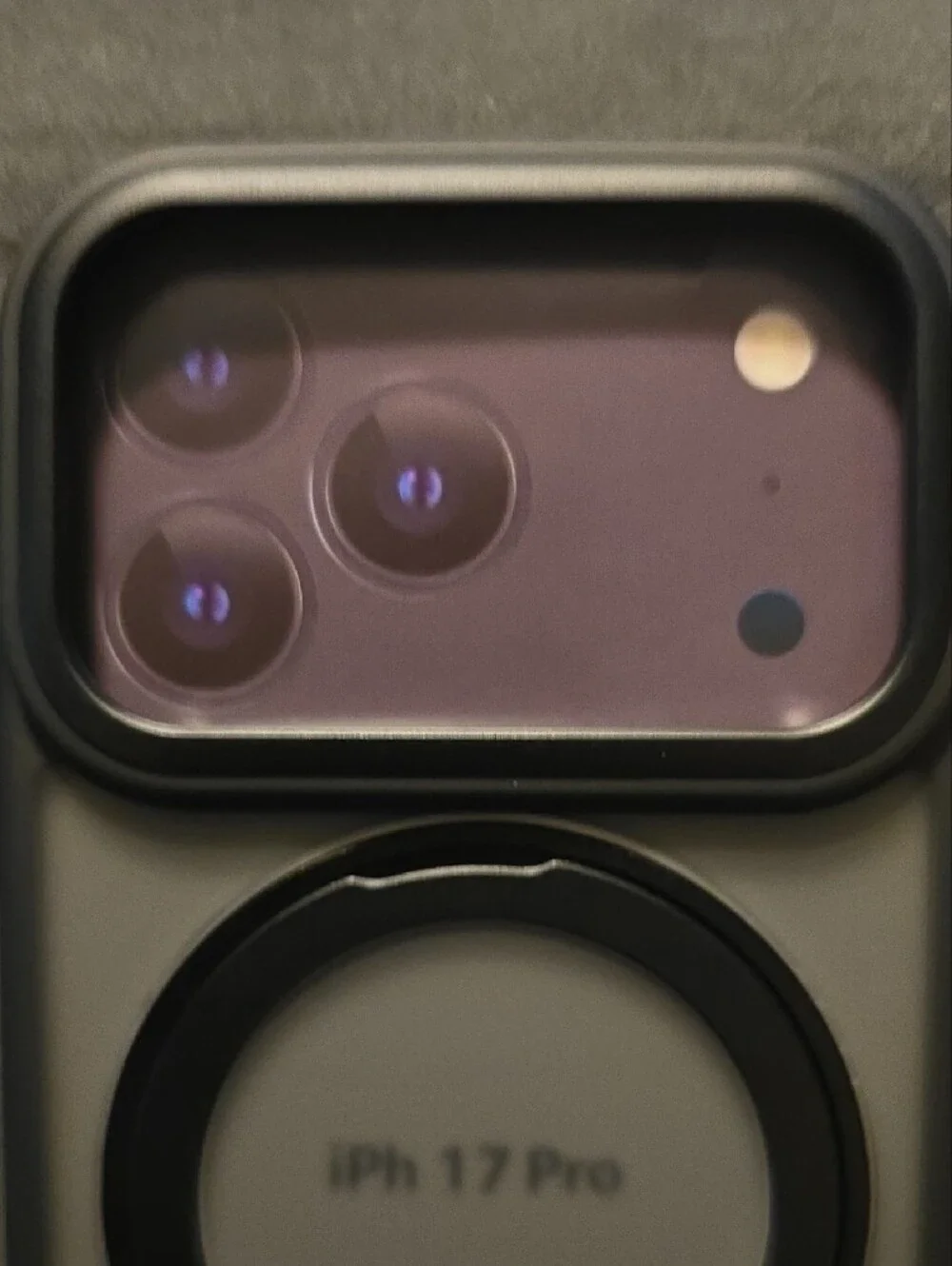 MagSafe slim protective