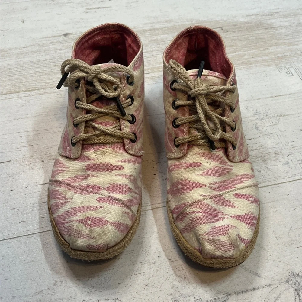 TOMS Pink and Cream Lace-Up Espadrille Shoes Size 6.5