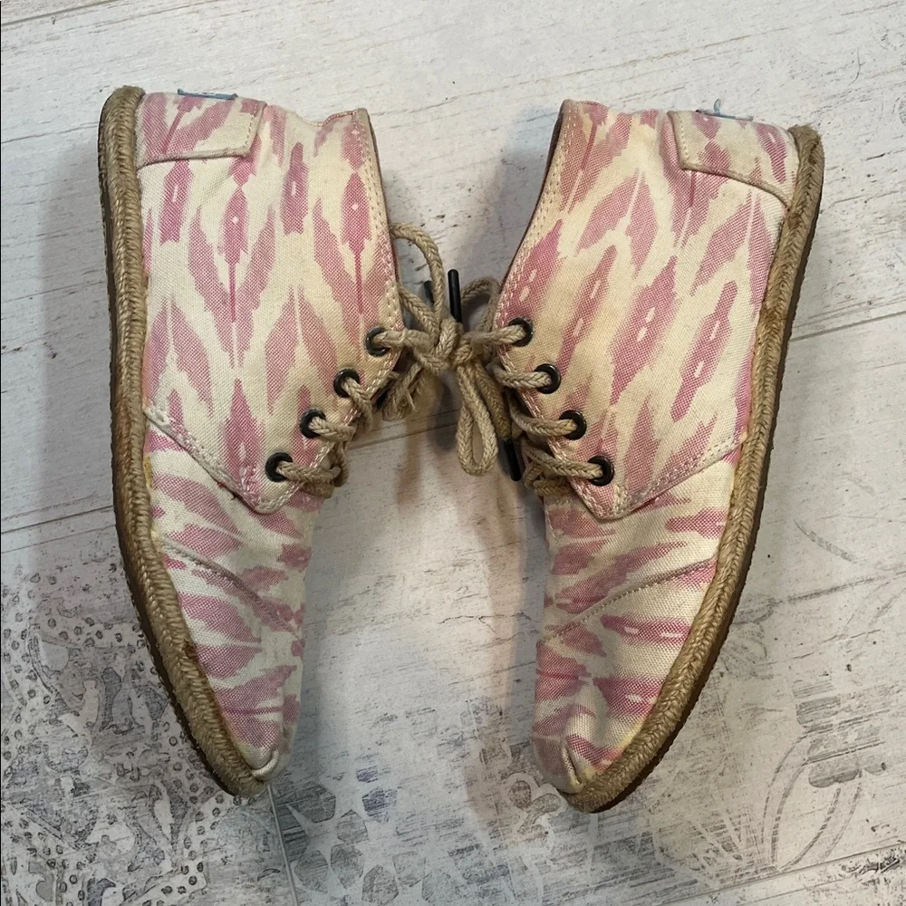 TOMS Pink and Cream Lace-Up Espadrille Shoes Size 6.5