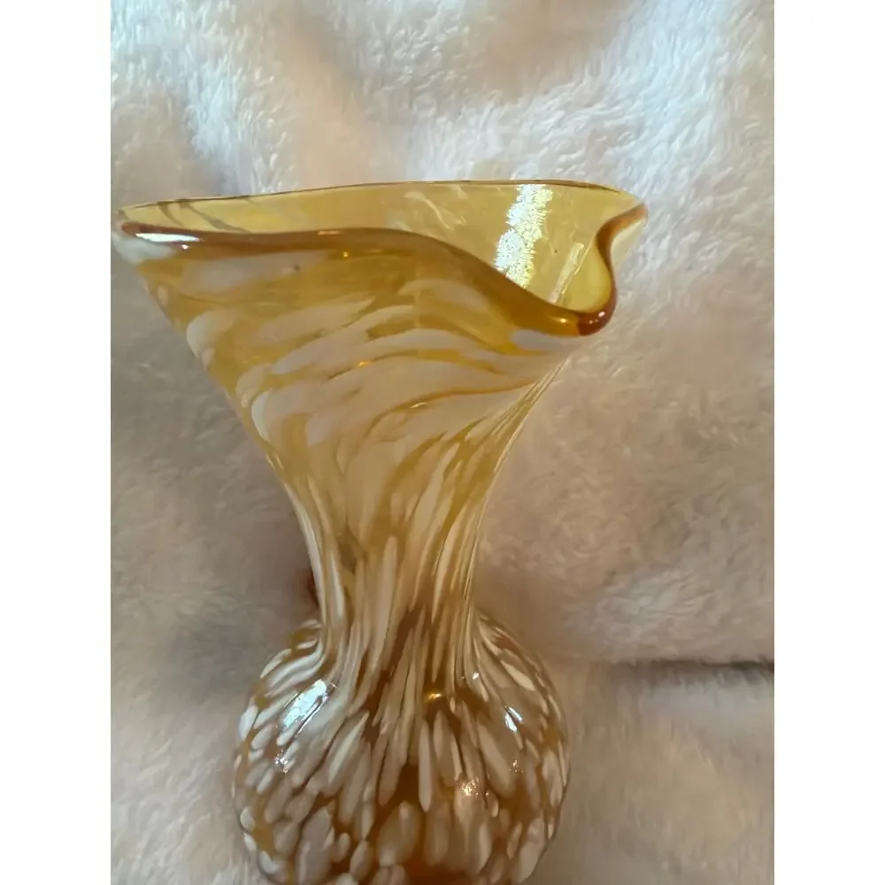 Unbranded vintage amber