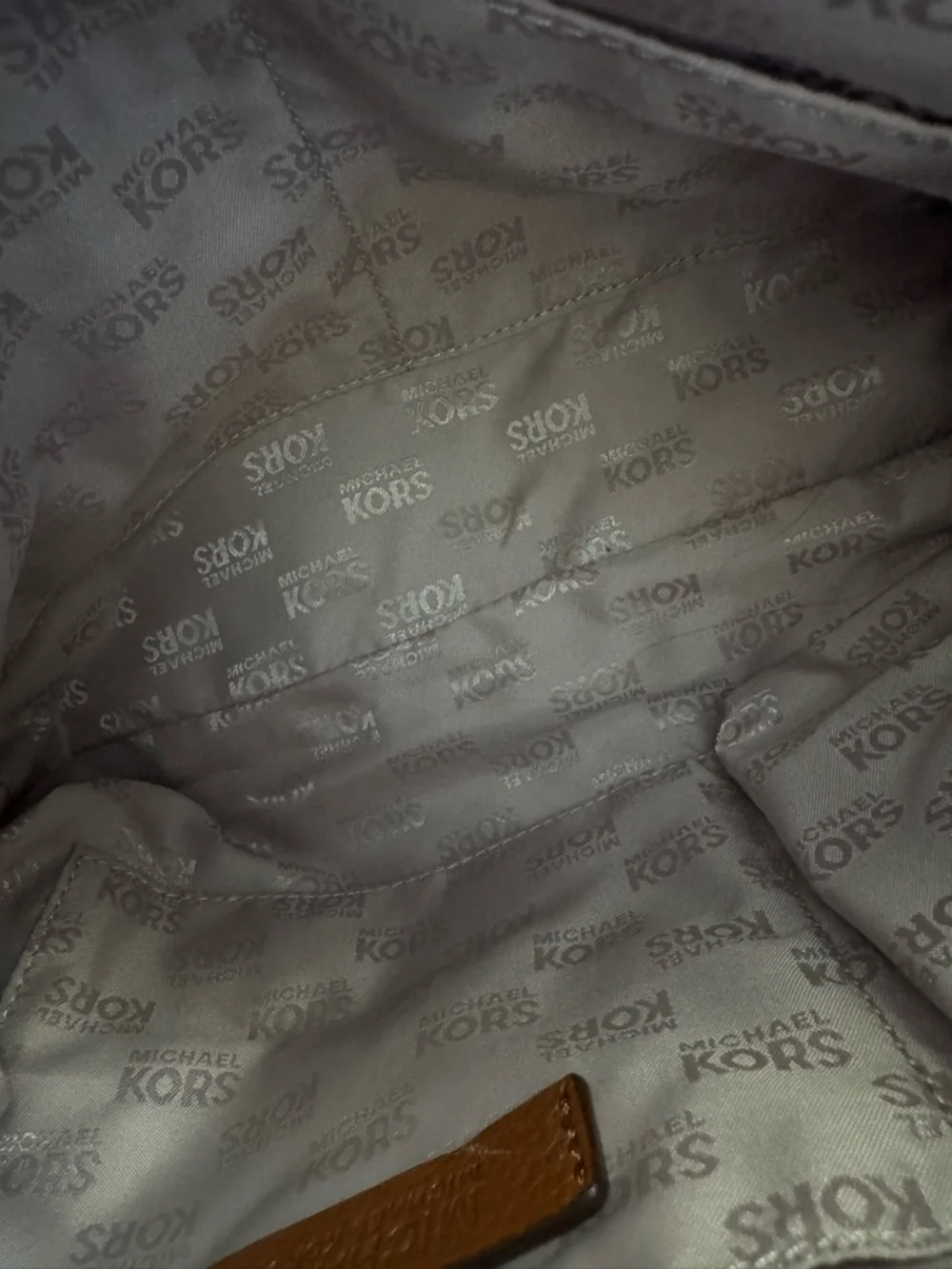 Michael Kors free roomy classic