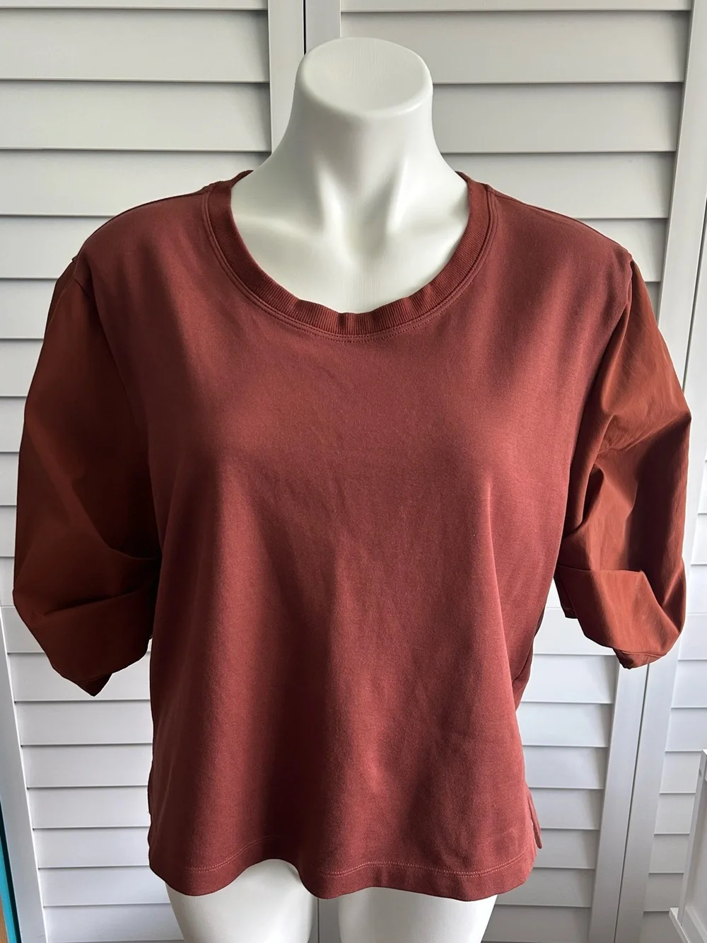 Athleta | Harlow hybrid puff sleeve shirt in ancient mahogany