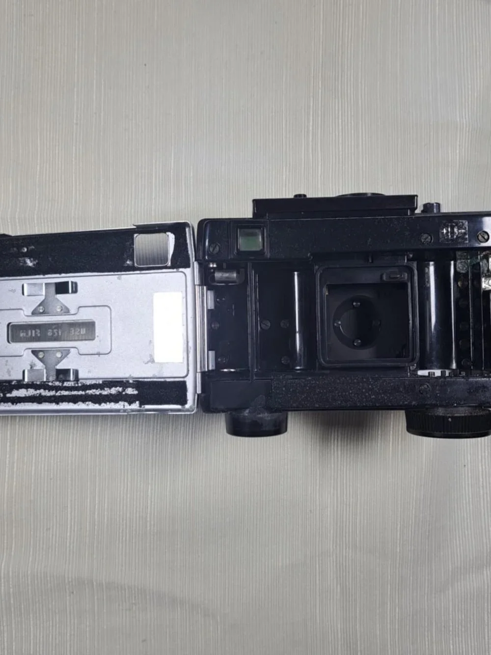 RICOH 126-C AUTO CdS 35MM CAMERA - UNTESTED - MAY NOT WORK. POSSIBLE PARTS ONLY.