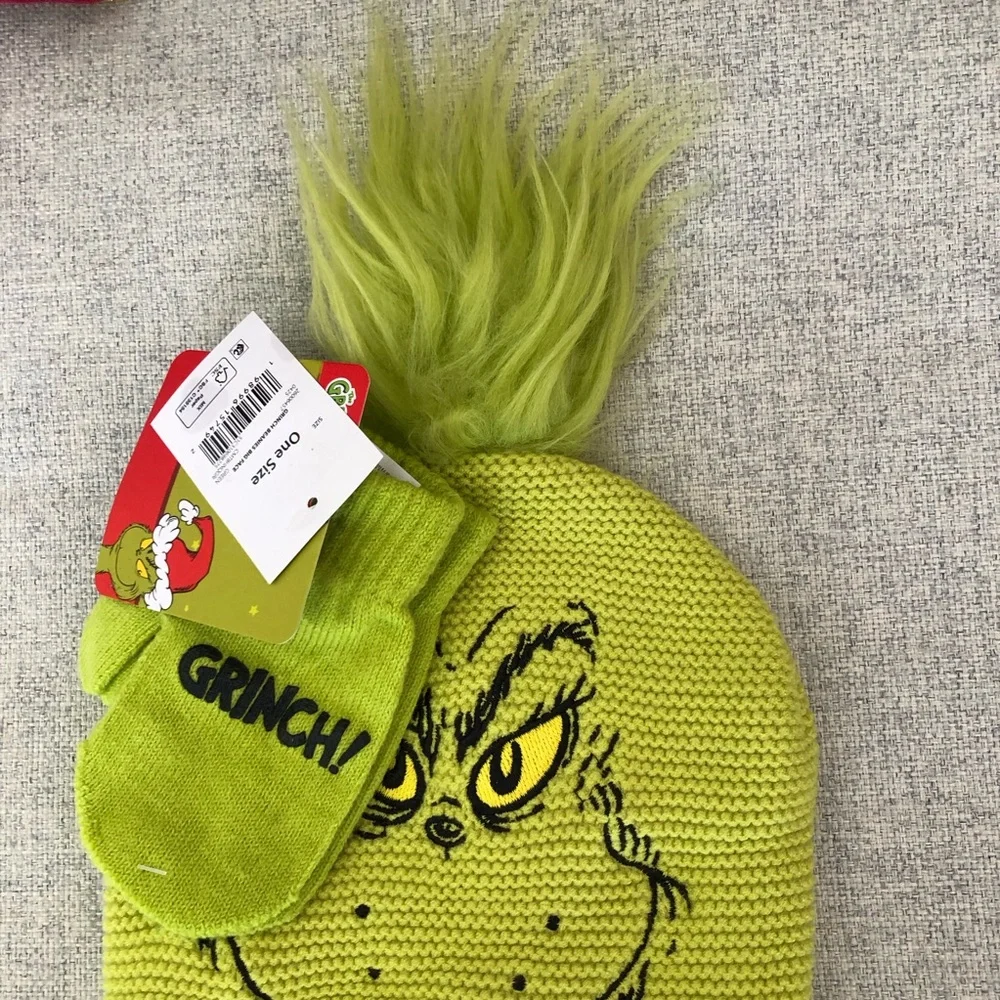 NWT Grinch Toddler Kids Beanie and Mittens Set - Green