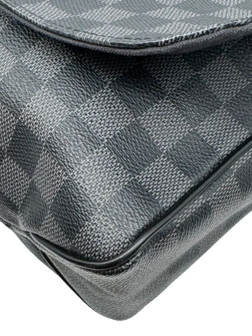 Louis Vuitton interior practical be