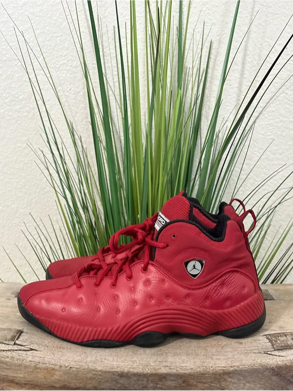Jordam Jumpman Team 2 Gym Red Sneakers
